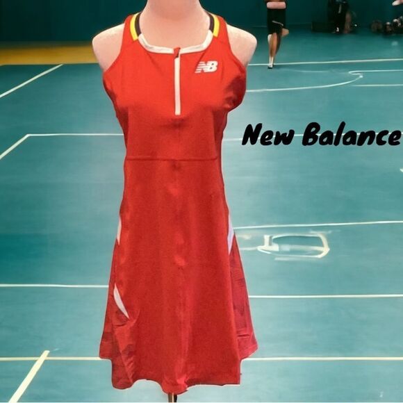 NEW BALANCE NWT WOMENS FITTED FAST DRYING MOISTURE WICKING TOURNAMENT DRESS LG - Picture 2 of 10